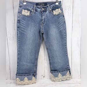 Trending Y2K Embroidered Embellished Lace Med Wash Capri Jeans Sz 5 Blue Pointe